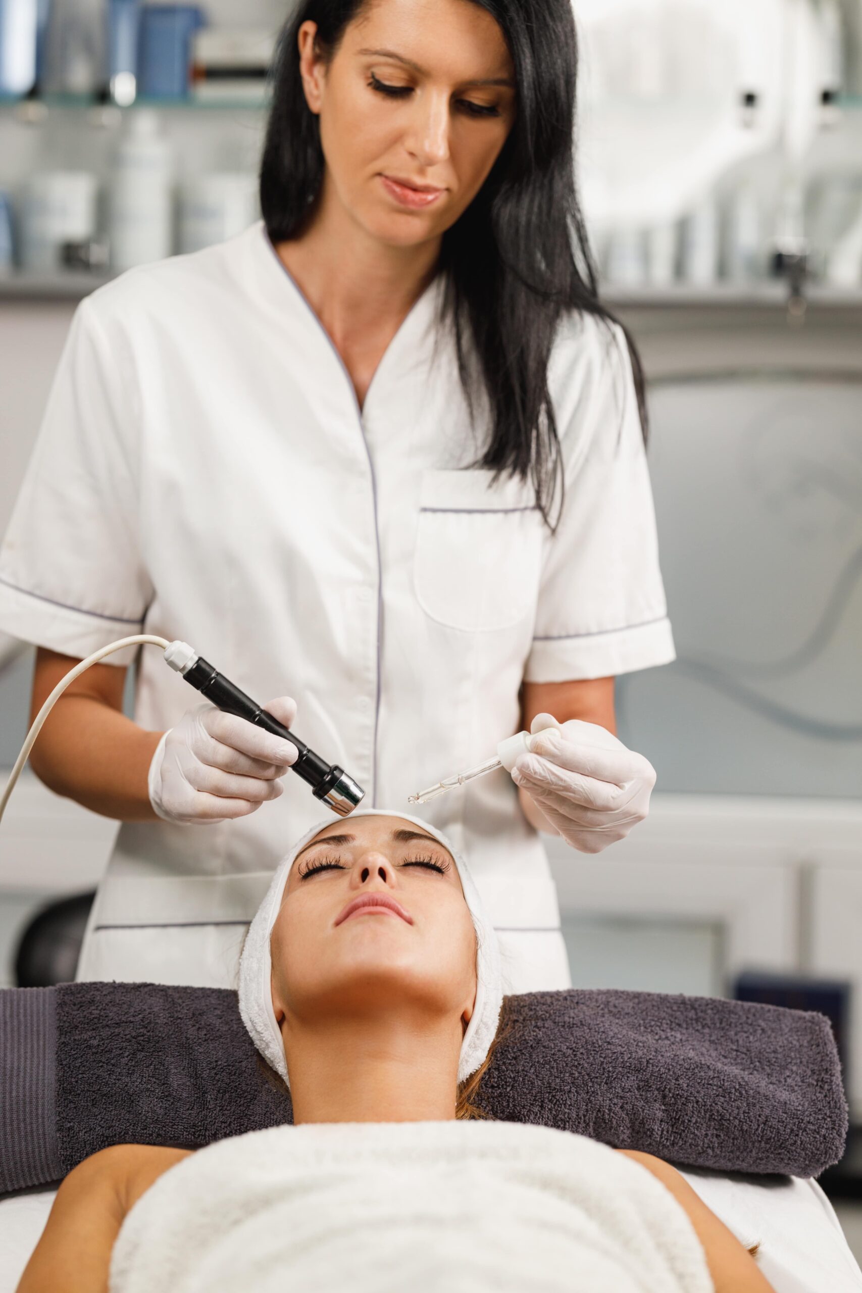 woman-on-a-facial-treatment-at-the-beauty-salon-2024-10-22-15-40-54-utc-min Woman On A Facial Treatment At The Beauty Salon
